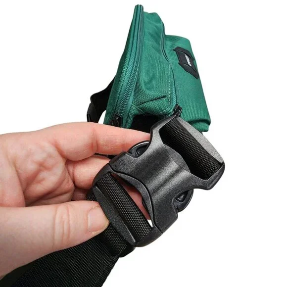 Oakley Street Belt Bag‎ Green Nylon Fanny Pack Gorpcore Outdoor Activewear Bag - Picture 4 of 11